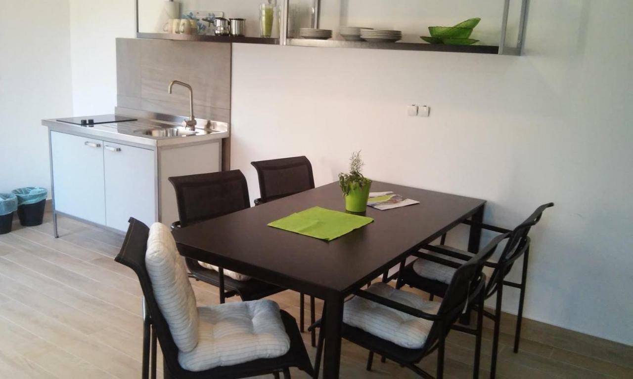דירות Novigrad Istria Delfin מראה חיצוני תמונה