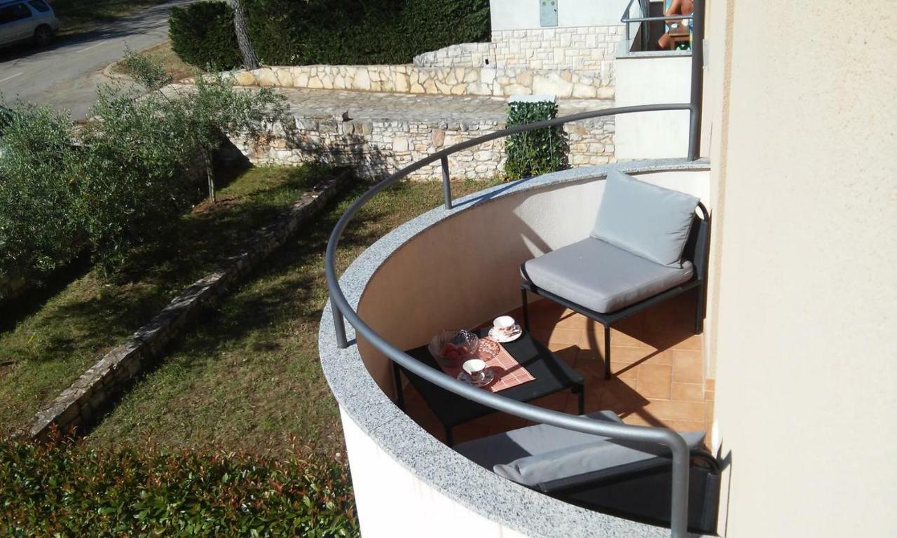 דירות Novigrad Istria Delfin מראה חיצוני תמונה
